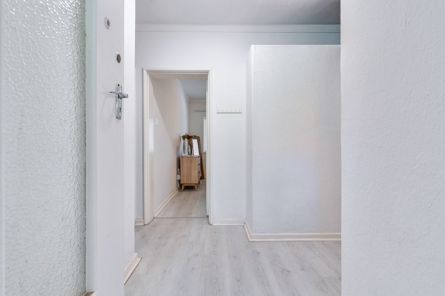 1 Bedroom Property for Sale in Oranjezicht Western Cape